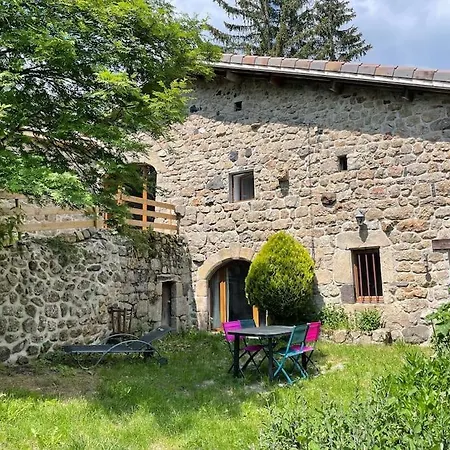 Holiday home Spacieuse Ferme Renovee A L'oree Des Bois